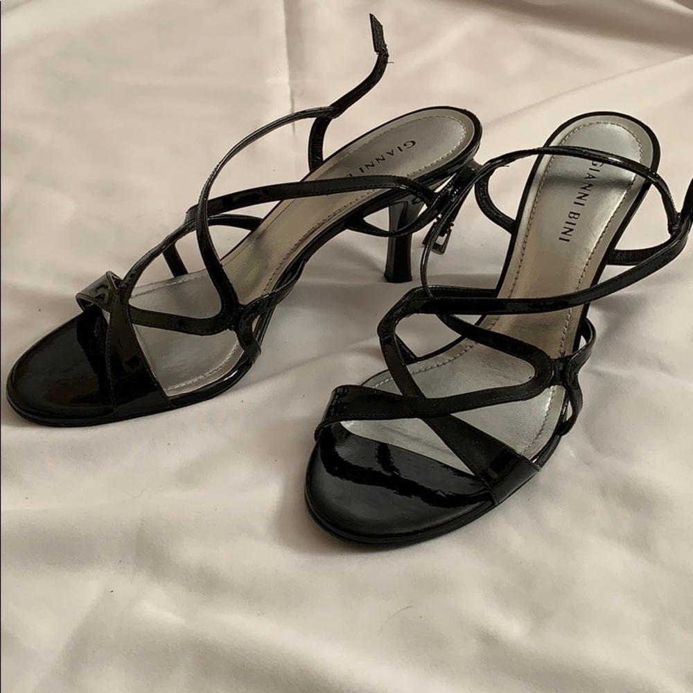 Beautiful Heel Sandals - Picture 2 of 3